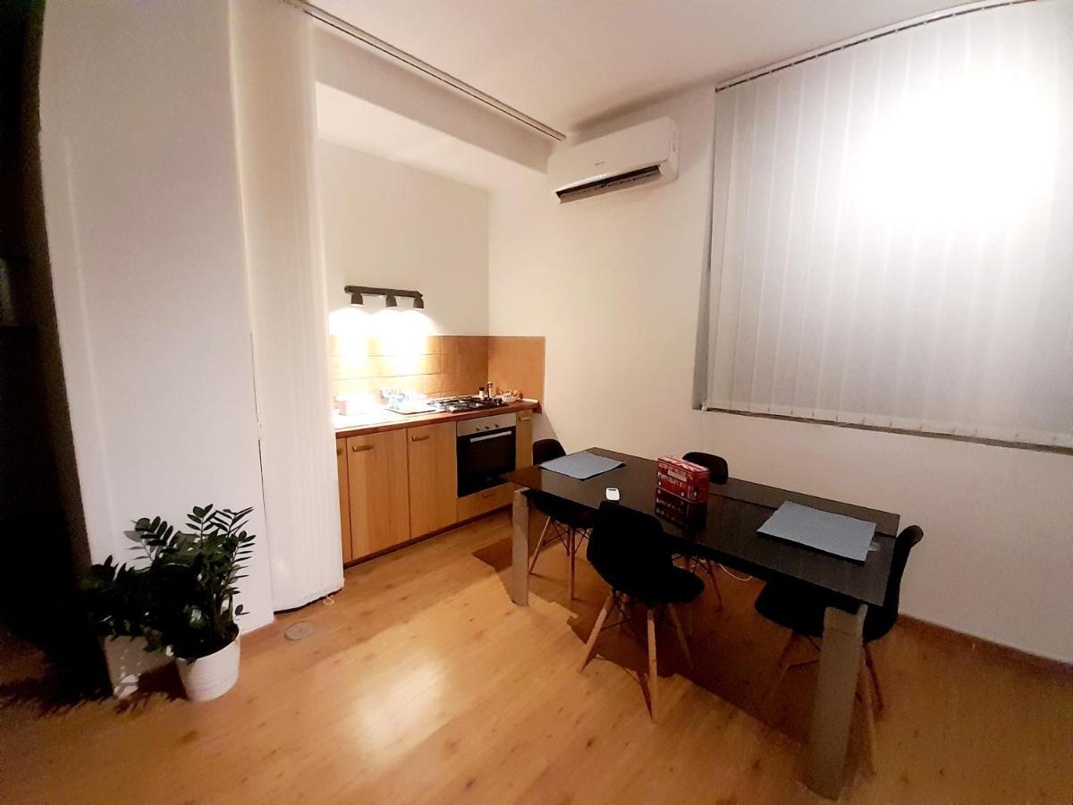 Mayfair Lifestyle Suites By Babylon Stay Napoli Bagian luar foto