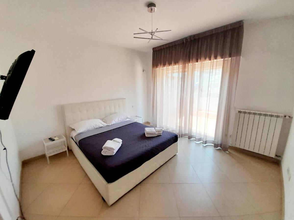 Mayfair Lifestyle Suites By Babylon Stay Napoli Bagian luar foto