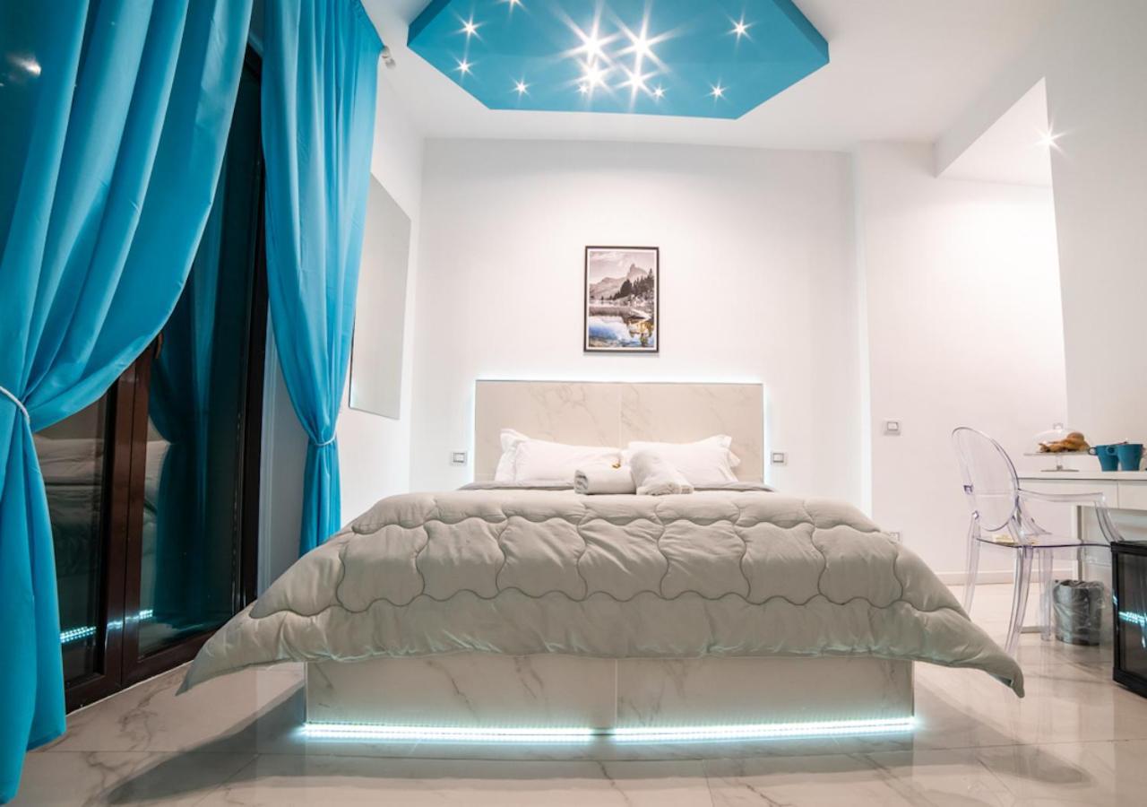 Mayfair Lifestyle Suites By Babylon Stay Napoli Bagian luar foto