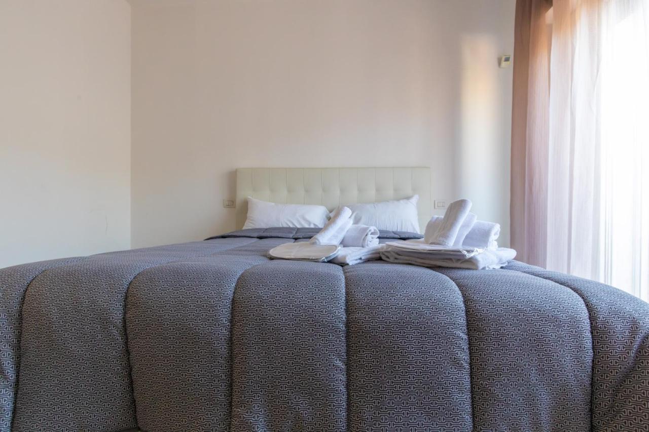 Mayfair Lifestyle Suites By Babylon Stay Napoli Bagian luar foto